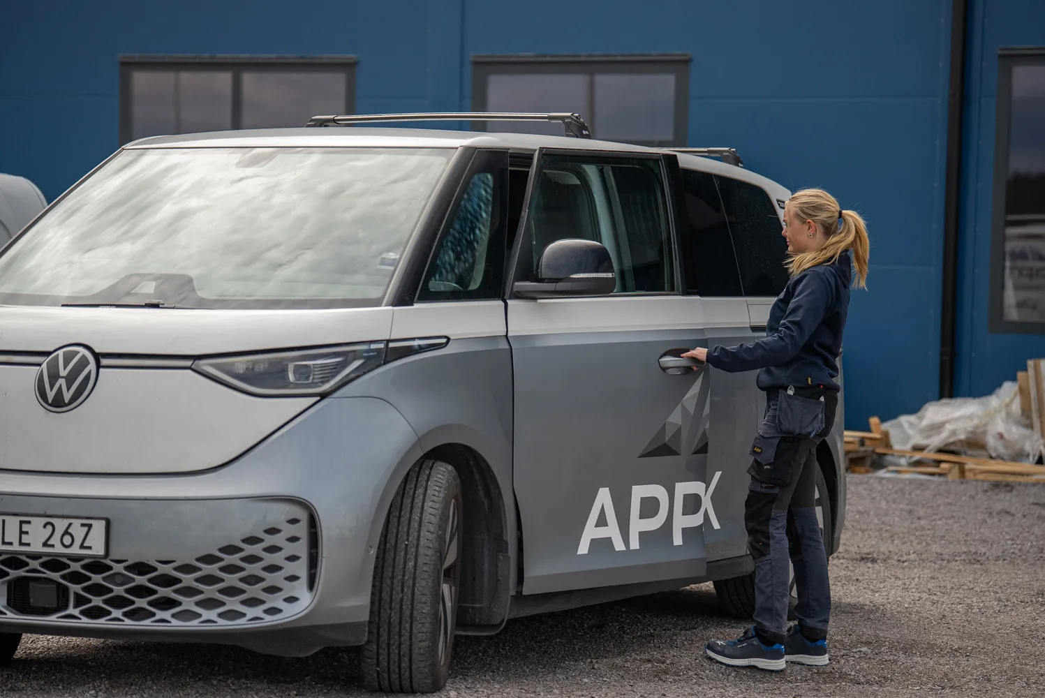 Apptek elbil med Vialumina